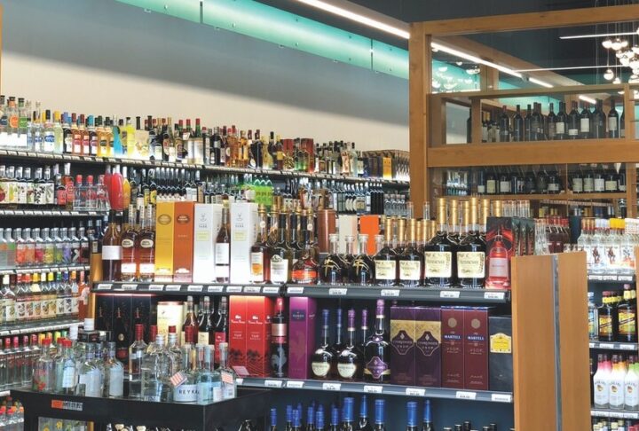 Oregon spirits sales (Pearl Specialty in Portland pictured) continued growing in 2021, jumping 6.2% to more than $800 million. Off-premise sales are expected to cross the $1 billion mark in the Beaver State by 2025.