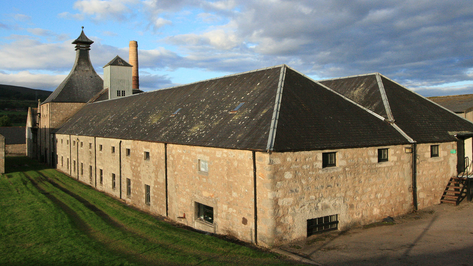 Port Ellen and Brora Distilleries Will Reopen