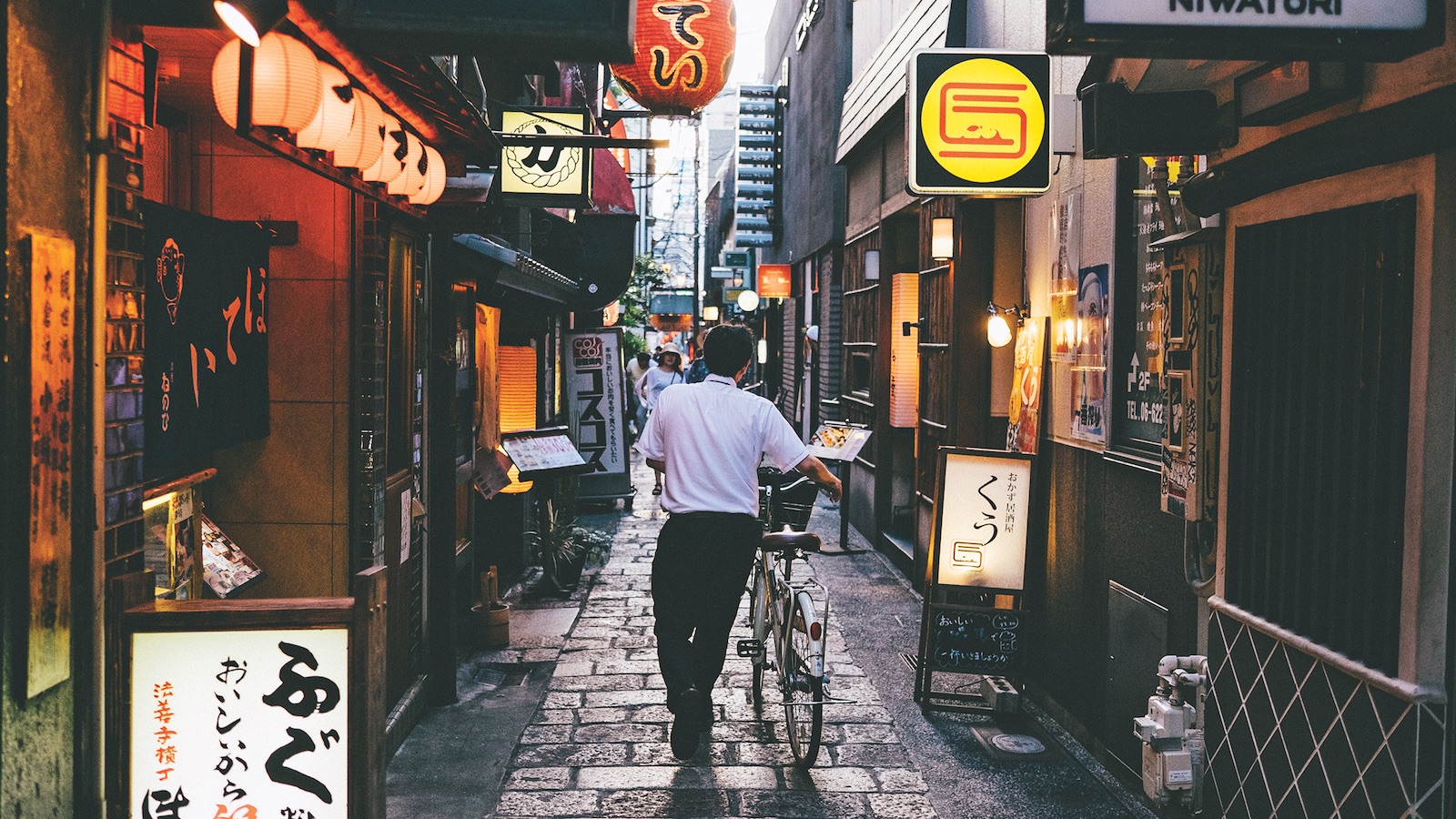 Osaka Is The Great Whisky City of the East